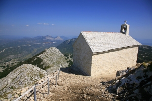 Kaple pod vrcholem Sv. Jure